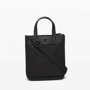Lululemon Athletica Now and Always Tote *Micro
Black
